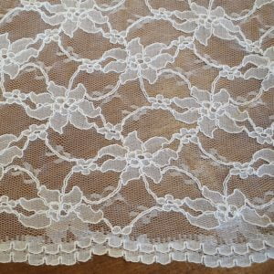 Simple Flounced Corded Runner lace