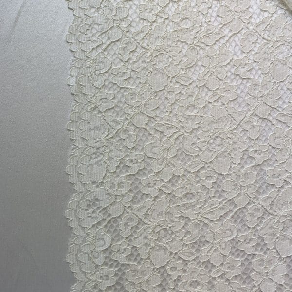 Simple soft runner lace - Image 5