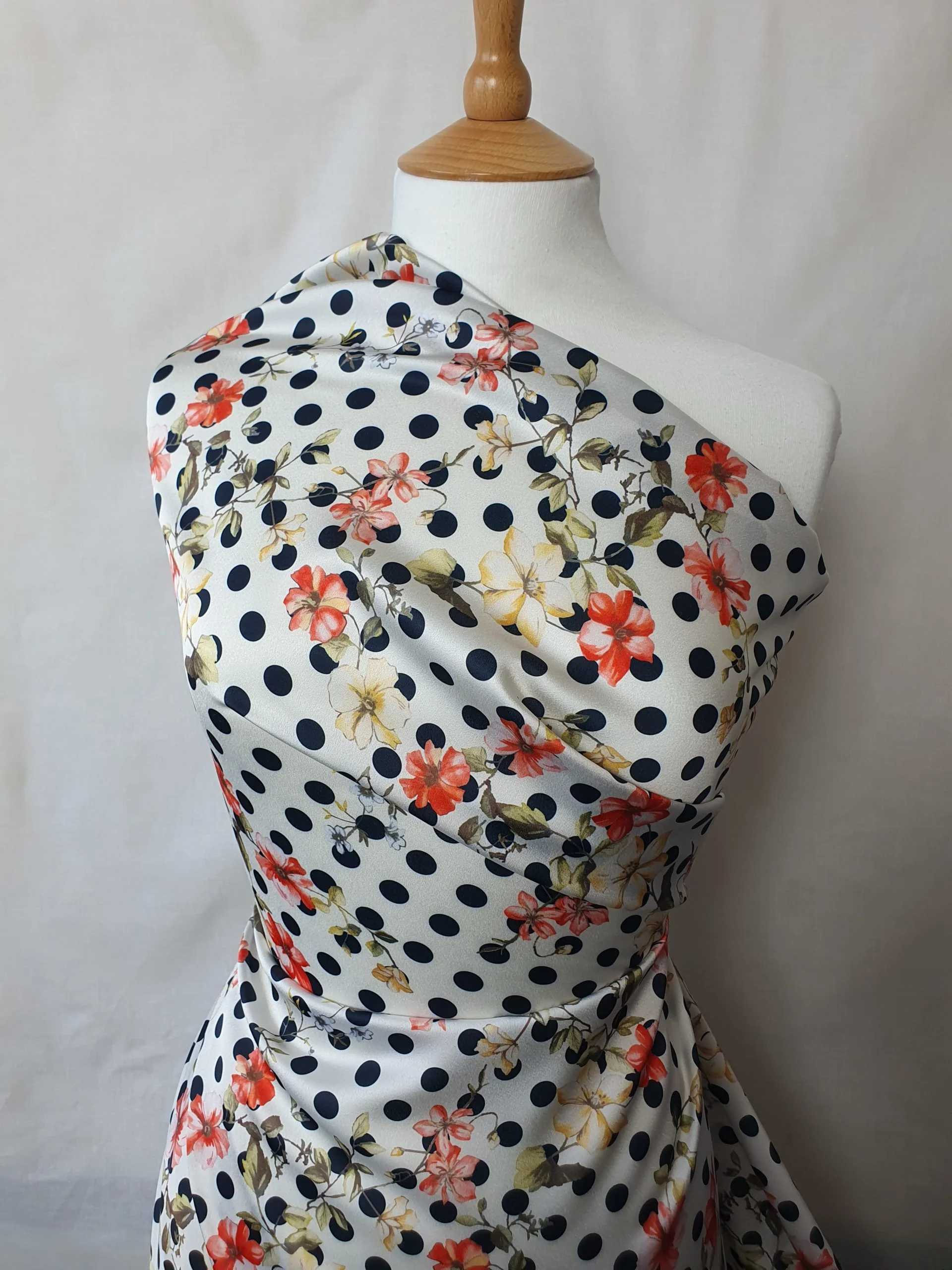 Digital printed luxury charmeuse satin - Image 4