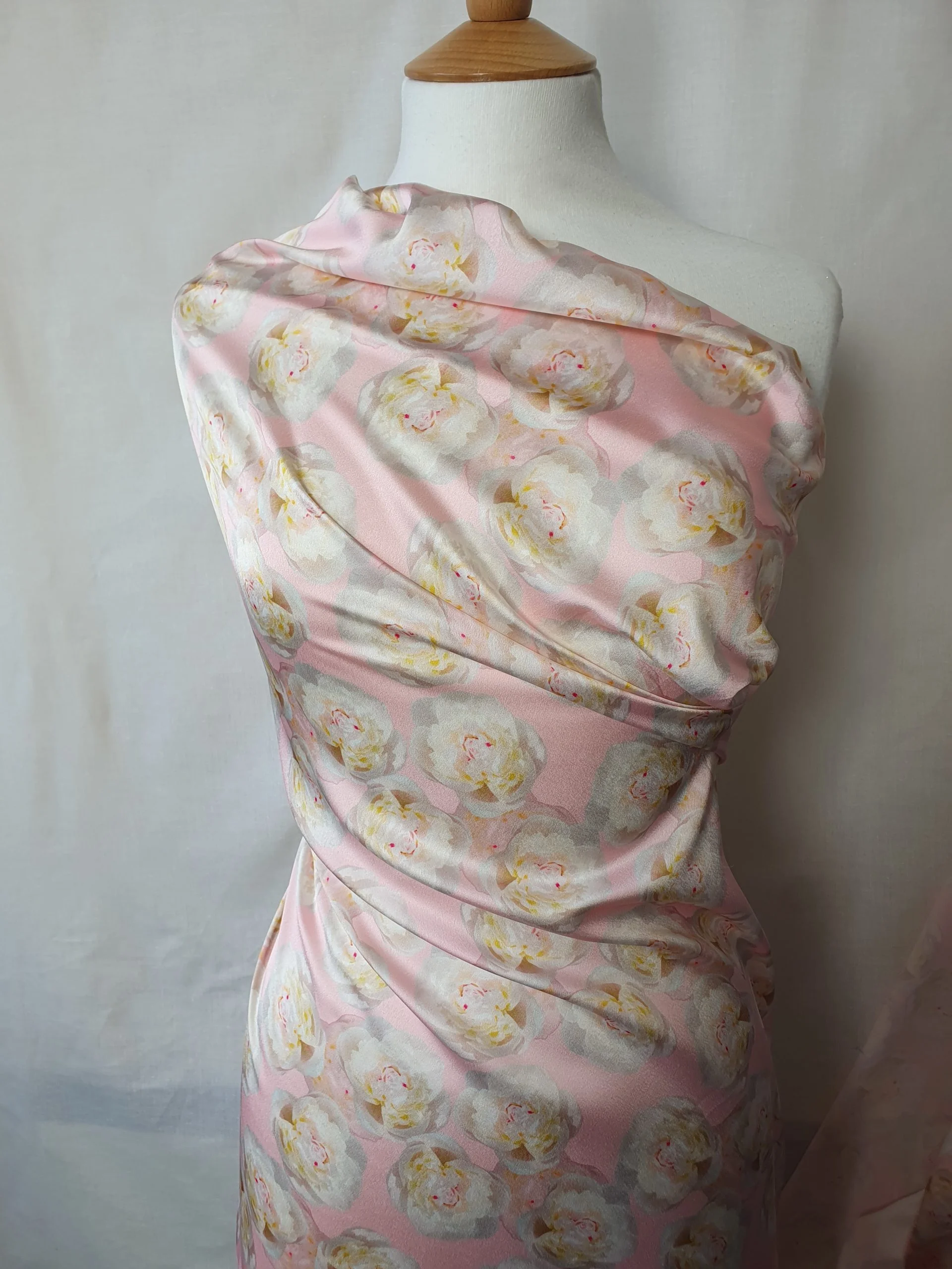 Digital printed luxury charmeuse satin - Image 7