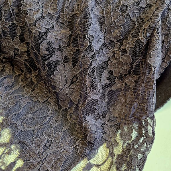 Nylon Soft runner Lace by Makower - Image 9