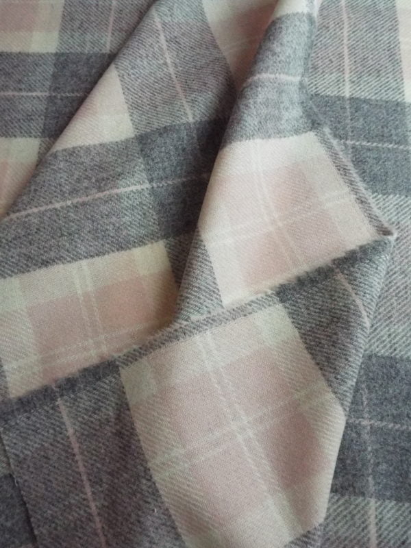 'Cameo' Large checked wool Worsted in Pinks and Greys