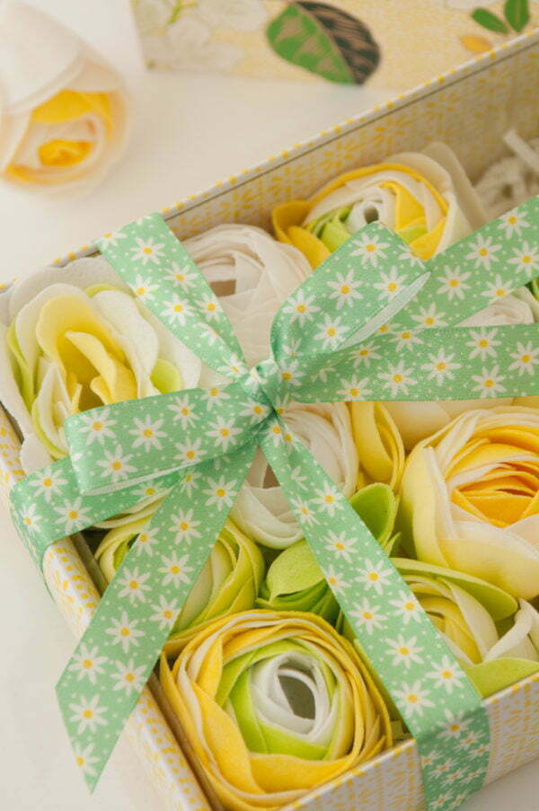 Daisy Chain printed ribbon 25mm width - Image 3
