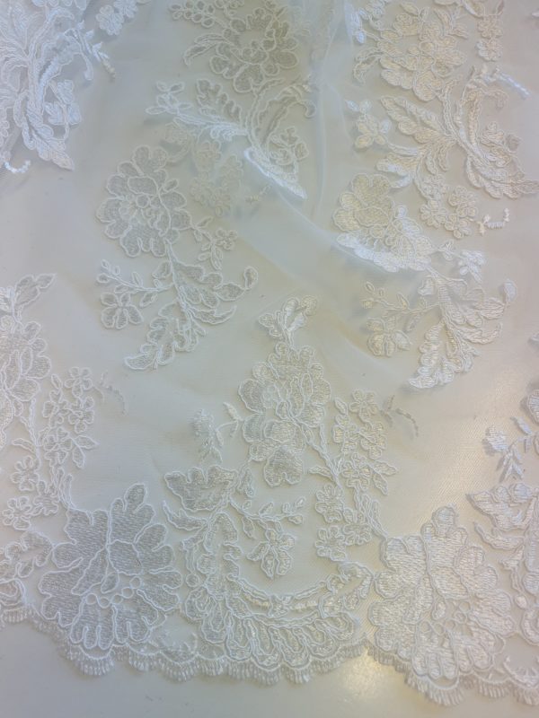 Large floral embroidered and corded lace - Image 2