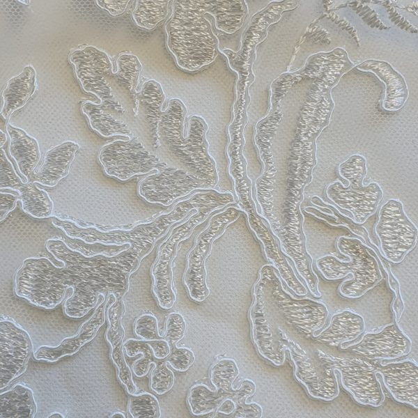 Large floral embroidered and corded lace - Image 8