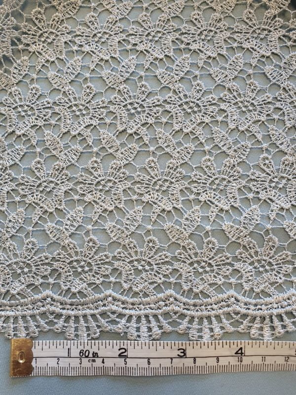 Polyester small 'Mini Bud effect' guipure lace - Image 4