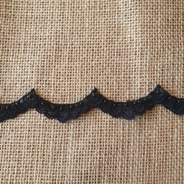 Narrow scalloped Lace Trim with pearl beads - Image 3