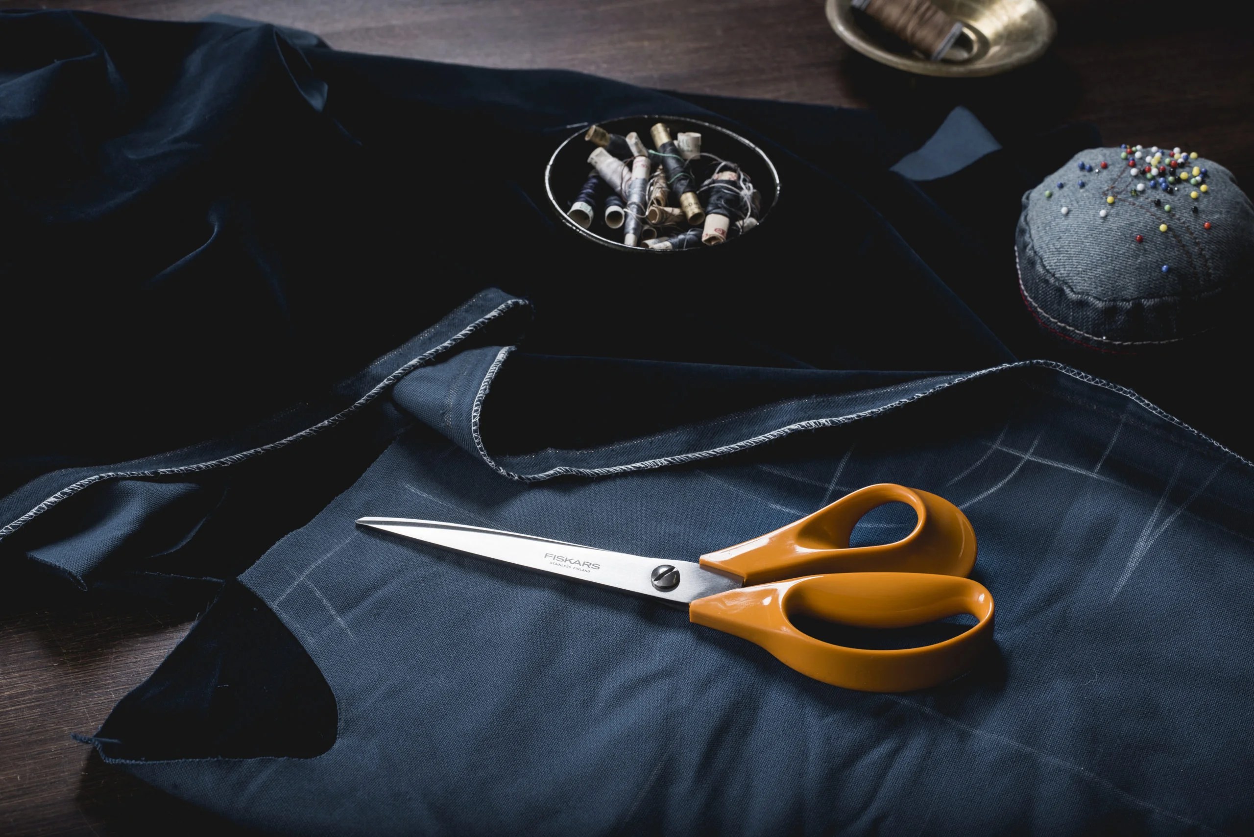 Classic Dressmaking Shears: 25cm or 10in by Fiskars - Image 3