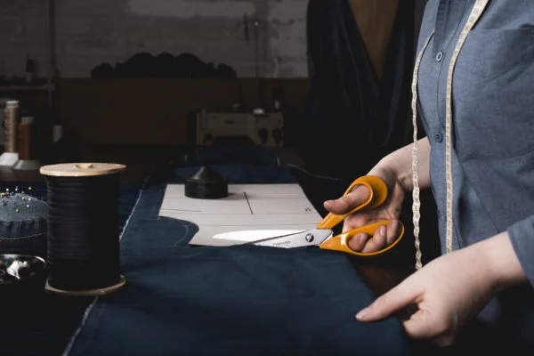 Classic Dressmaking Shears: 25cm or 10in by Fiskars - Image 5