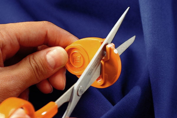 Scissor Sharpener b y Fiskars-Sewsharp™ - Image 2