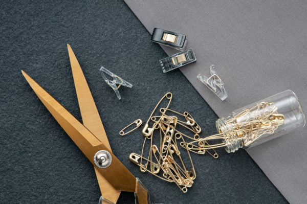 Assorted Safety Pins by Hemline Gold - Image 3
