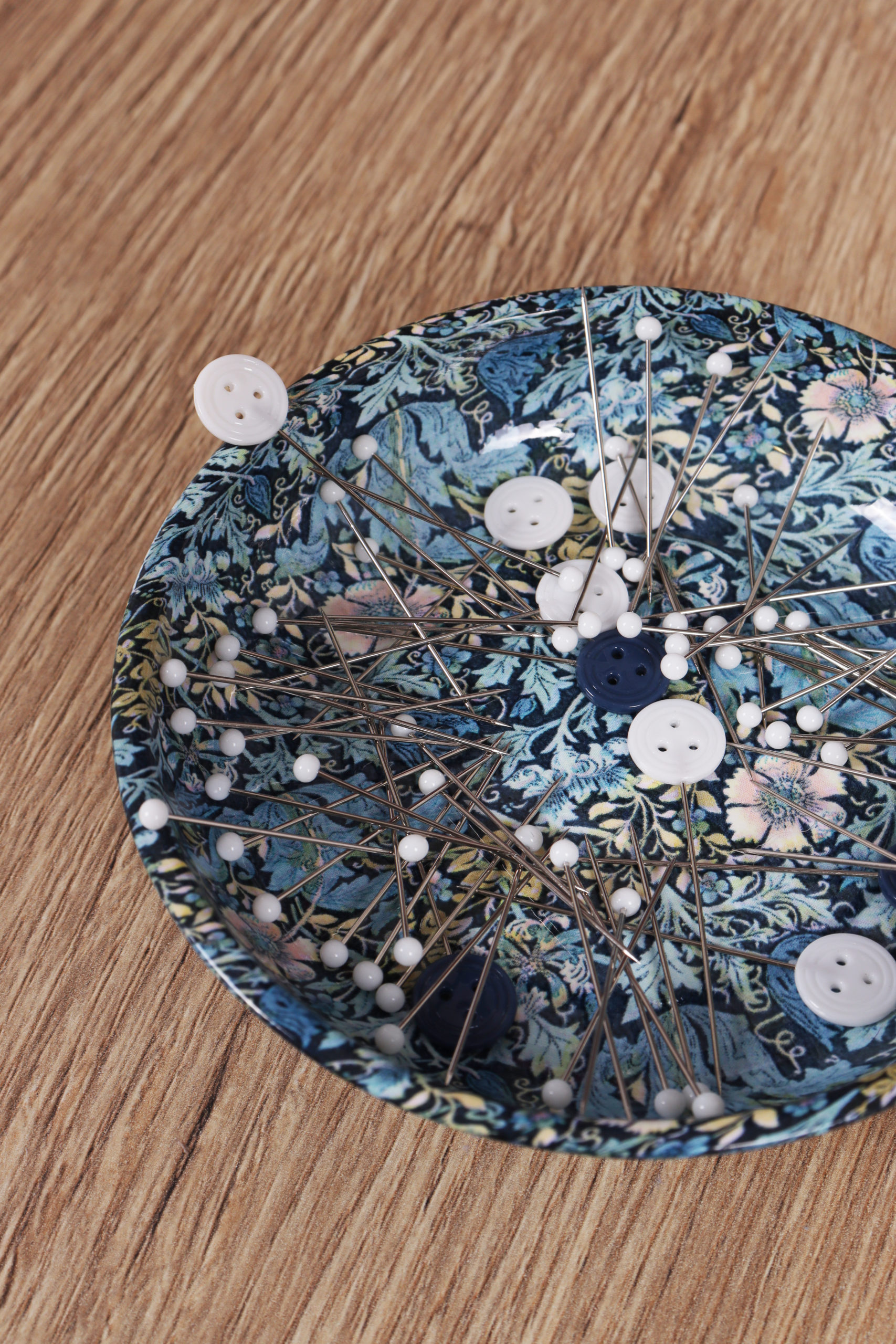 Magnetic Pin Dish | 11cm 4" with Woodblock Crafts design - Image 3