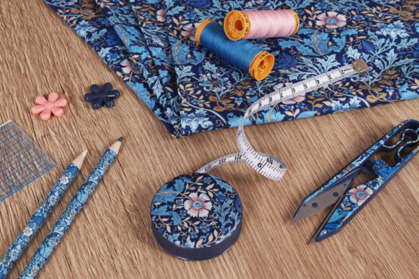 Tape Measure | Retractable |150cm/60"with Woodblock Crafts design - Image 4